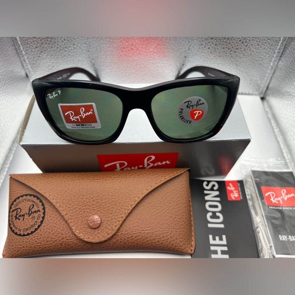 Ray-Ban Wayfarer Black / Dark Green RB4194 601/9A Sunglasses NWT Polariz…